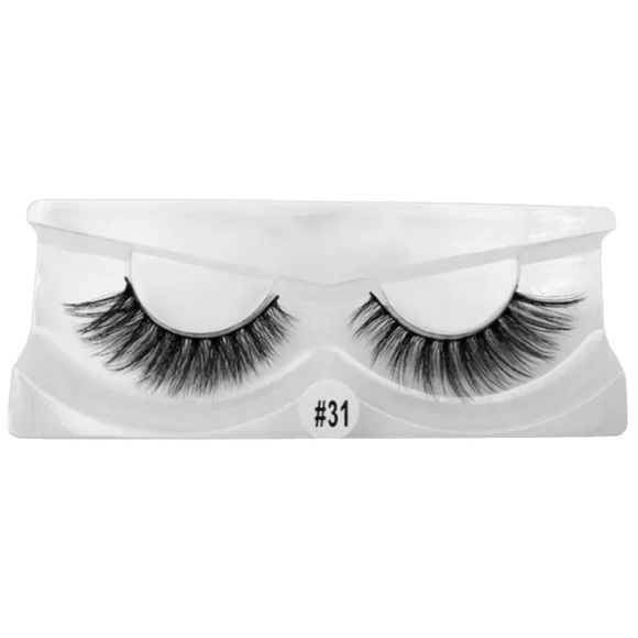 ❤︎ 𝐿𝑜𝓋𝑒 Lashes -3D Mink Natural Lashes - Picture 2 of 12